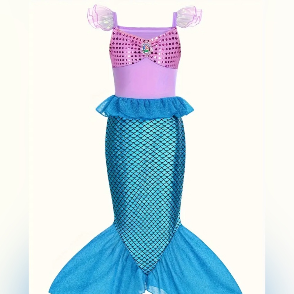 Mermaid Ariel Halloween Costume (Disney) with brooch of Ariel Sz 7-8